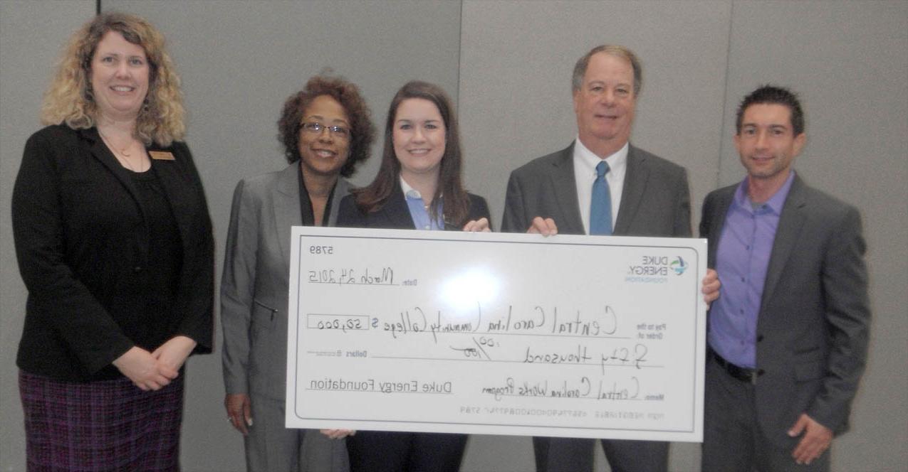 Read the full story, Duke Energy 基金会 donates to Central Carolina Works