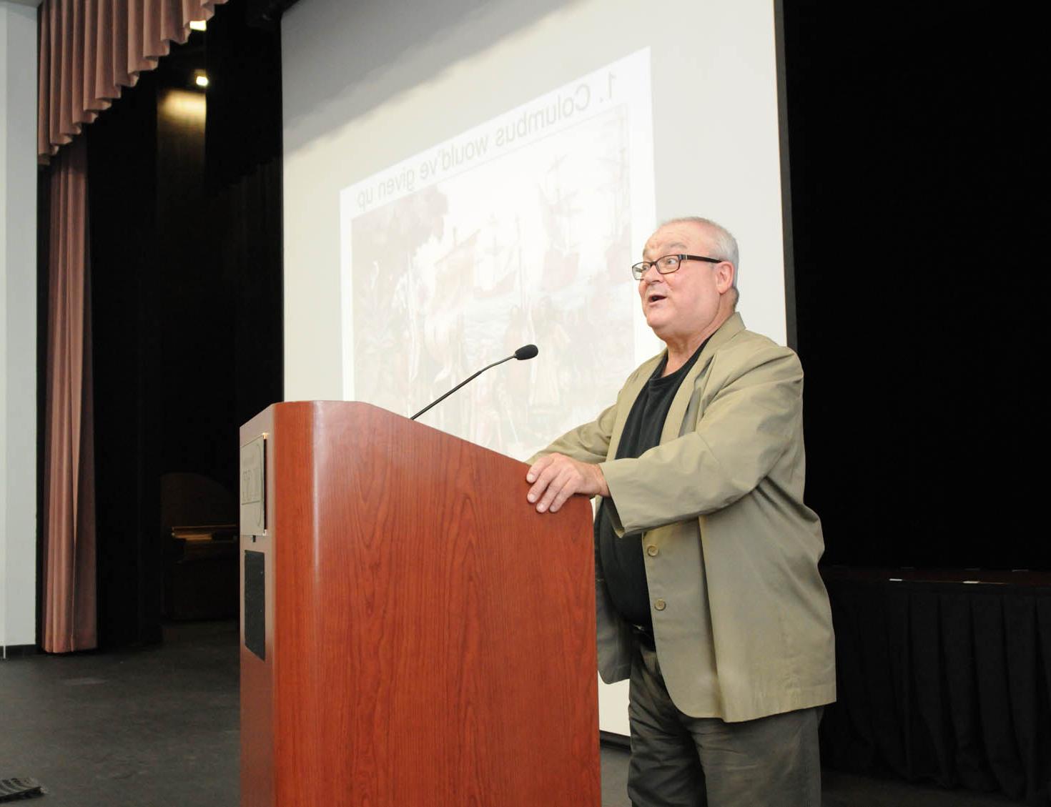 Read the full story, 推荐正规买球平台 students hear about American Indian contributions